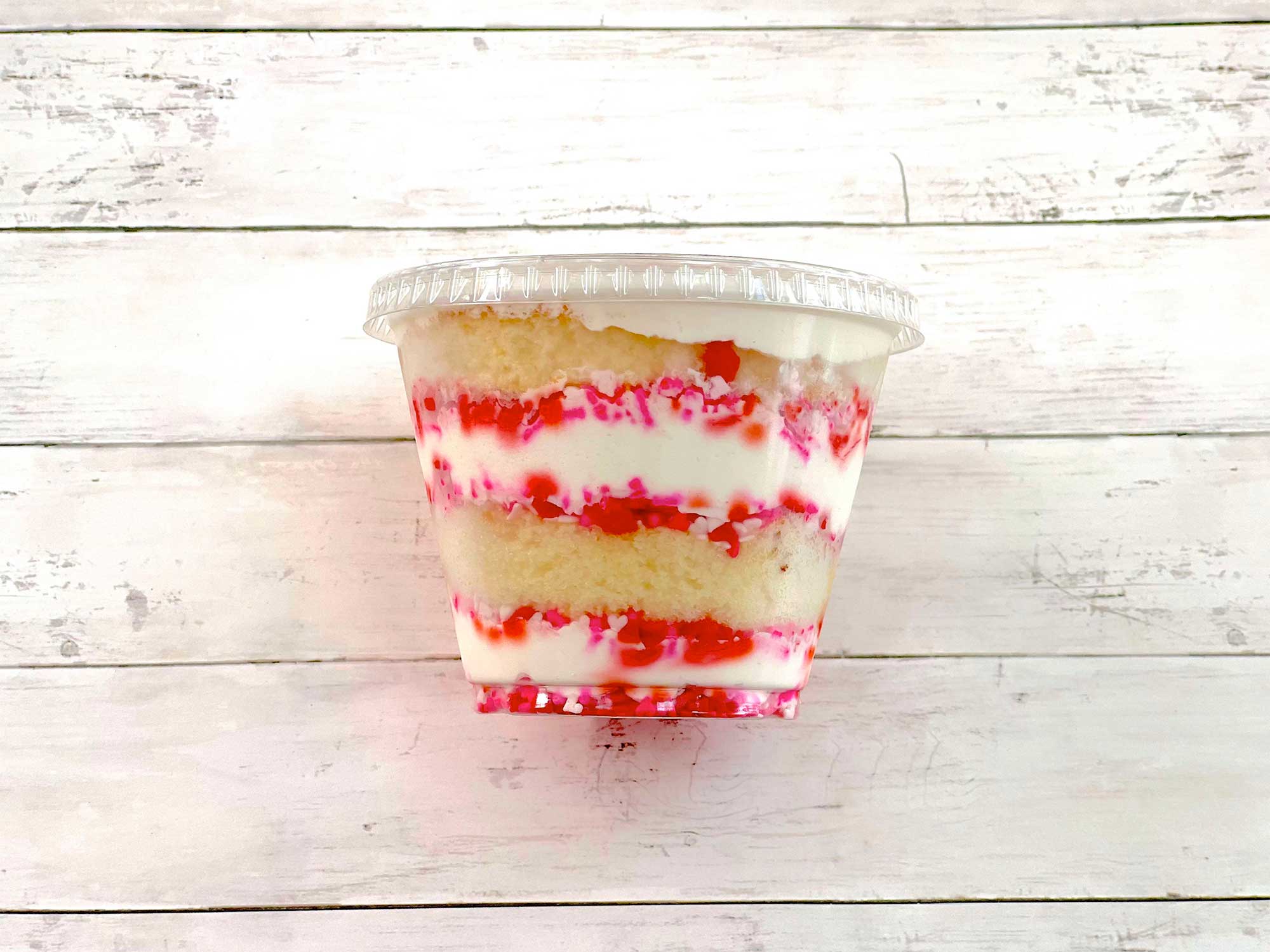 6.3_valentines-cake-cups-valentine-confetti